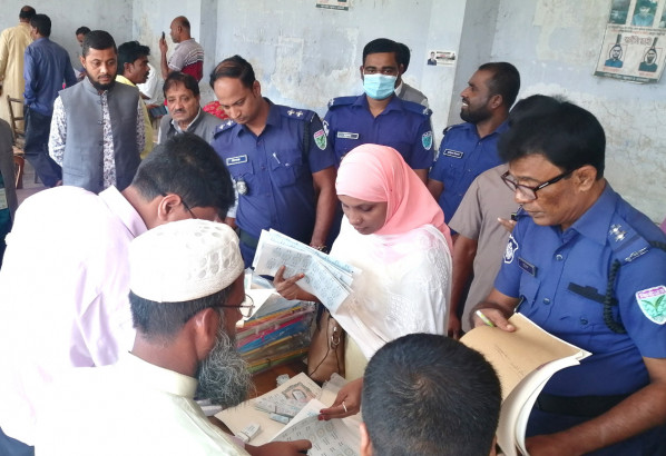 সুনামগঞ্জে জাল স্ট্যাম্প কোর্টফি সনাক্তে অভিযানে দুজন আটক