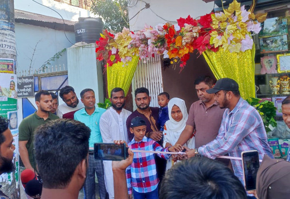 নগরীর নয়াসড়কে নববধু বিউটি পার্লারের উদ্বোধন
