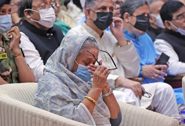 আগুনসন্ত্রাসের শিকারদের স্মৃতিচারণ, কাঁদলেন প্রধানমন্ত্রী