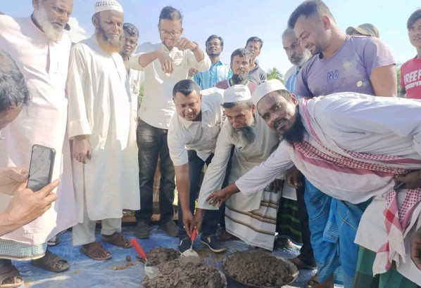 তাহিরপুরে বোরখাড়া-ব্রাহ্মণগাঁও গ্রামের সড়ক পাকা করনের কাজের উদ্বোধন