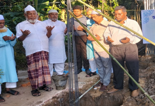 দোয়া মাহফিলের মাধ্যমে নামাজ ঘরের ভিত্তিপ্রস্তর