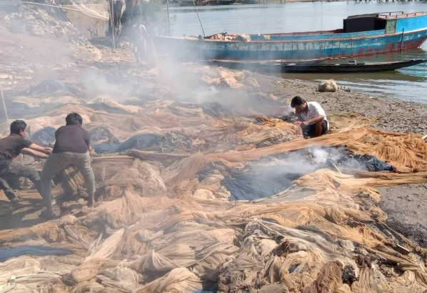 টাংগুয়ার হাওরে নিষিদ্ধ জালে আগুন,কুচক্রী মহলের অপতৎপরতা