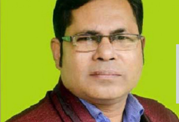 গা ঢাকা দিয়েছেন সেই শিক্ষক