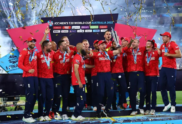 পাকিস্তানকে হারিয়ে চ্যাম্পিয়ন ইংল্যান্ড