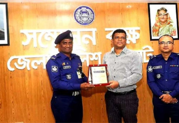 সিলেট জেলার শ্রেষ্ঠ ওসি মোশাররফ হোসেন