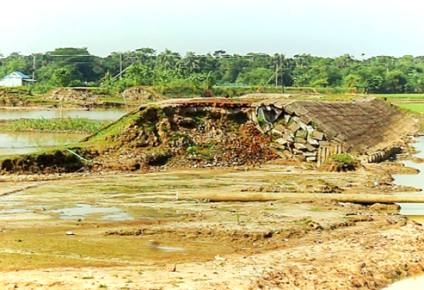 বন্যায় সুনামগঞ্জ-জামালগঞ্জ সড়কে ১০০ কোটি টাকার ক্ষতি, মেরামতহীন সড়কে জনদুর্ভোগ চরমে