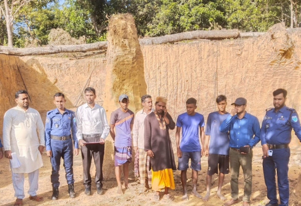 বড়লেখায় টিলা কাটার অভিযোগে পাঁচজনকে ২ মাসের কারাদণ্ড