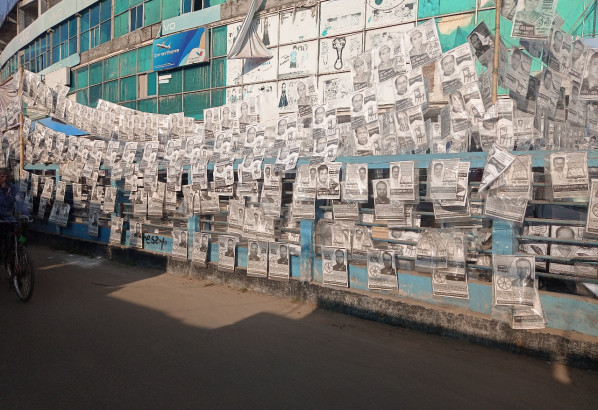 সৈয়দপুরে প্লাজা নির্বাচনকে কেন্দ্র করে মাত্রাতিরিক্ত পলিথিনে মোড়ানো পোস্টার , নিরব পরিবেশ কর্মকর্তা