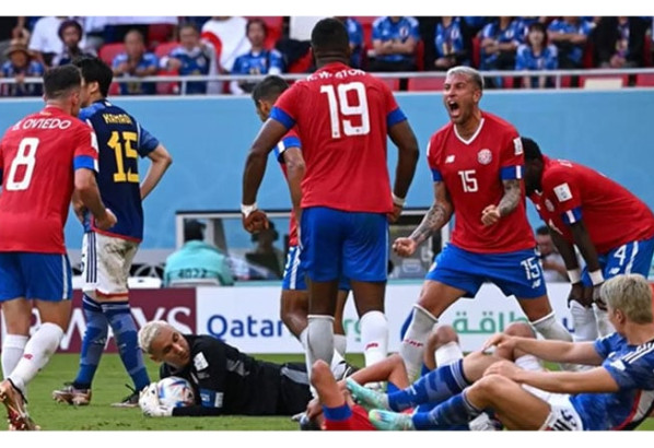 কোস্টারিকার কাছে হেরে ফিকে হয়ে গেল জাপানের নক আউটে খেলার স্বপ্ন