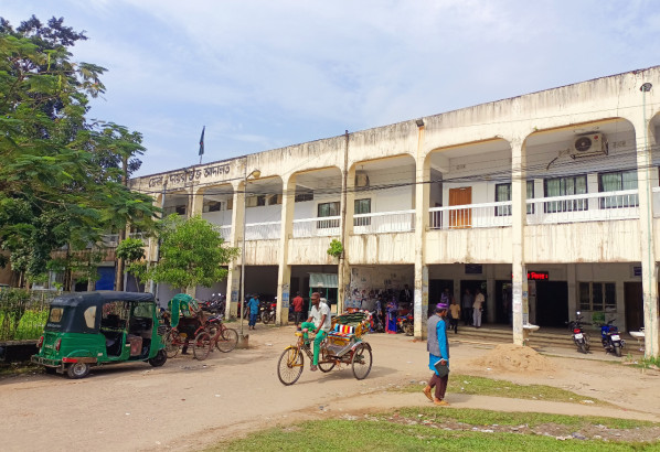 নির্বাচনী ট্রাইব্যুনালে মামলায় বিবাধীদের সমনজারি করেছে আদালত