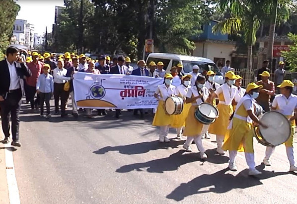 সরকার প্রতিন্ধদীদের গুরুত্ব দিচ্ছে বলে তাদের জীবনমানের উন্নয়ন হচ্ছে: বিভাগীয় কমিশনার