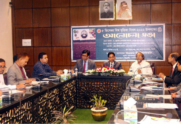 খাদ্যে স্বয়ংসম্পন্নতা অর্জন করতে বেশি করে উৎপাদন বাড়াতে হবে: ড. মুহাম্মদ মোশাররফ হোসেন