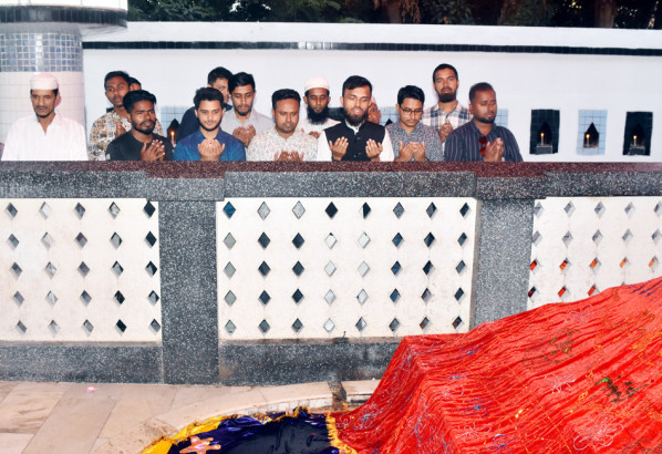 ছাত্রলীগের কেন্দ্রীয় কমিটিতে স্থান পেলেন এম.এ. তামিম, মাজার জিয়ারত