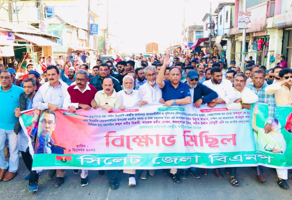 এই ফ্যাসিস্ট সরকারের পতন নিশ্চিত না করে বিএনপির কর্মীরা ঘরে ফিরে যাবে না : এড. এমরান চৌধুরী