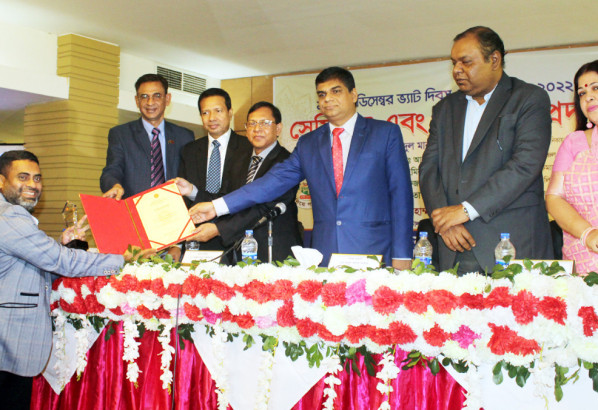 সেরা ভ্যাট করদাতার পুরস্কার পেলো সিলেট ক্যাবল সিস্টেম প্রাইভেট লিঃ