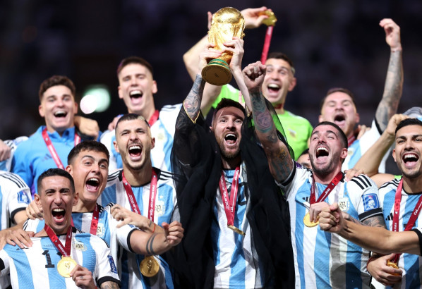রোমাঞ্চকর ফাইনালে টাইব্রেকারে ৪-২ গোলে ফ্রান্সকে  হারিয়ে বিশ্বকাপ শিরোপা অর্জন করলো আর্জেন্টিনা
