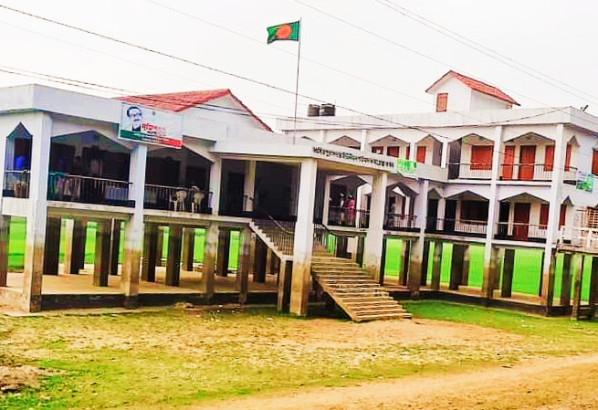 জন্মনিবন্ধনের লক্ষাধিক টাকা বকেয়া,সার্ভার বন্ধ,দূর্ভোগে জনগন