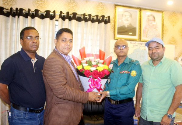 সিলেটে ট্রাফিকের ডিসি আব্দুল ওয়াহাবকে লিগ্যাল রাইটস অর্গানাইজেশন’র সংবর্ধনা