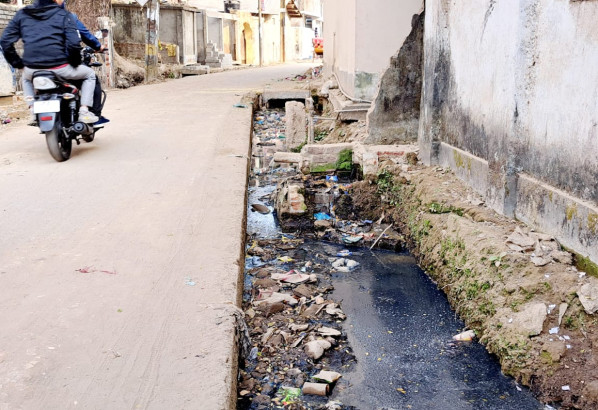 সিসিক'র উদাসীনতার কারণে হতে পারে এলাকায় এডিস মশার কারখানা, জনগণের দুর্ভোগ চরমে