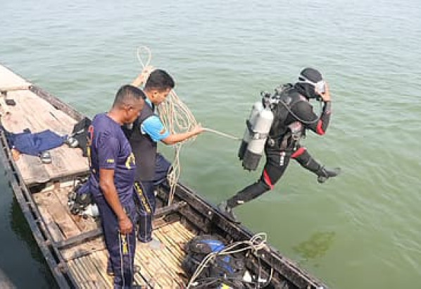পদ্মায় বাসডুবি: ২৪ জনের মরদেহ উদ্ধার, তদন্ত কমিটি গঠন