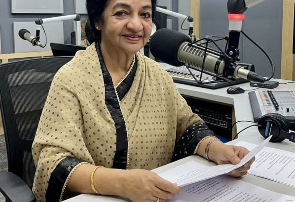 অতুলনীয় মিডিয়া ব্যক্তিত্ব হেনা কবির