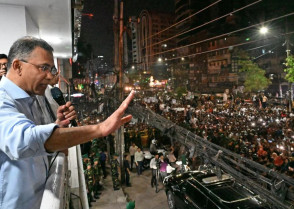 নেতাকর্মীদের সাধারণ মানুষের পাশে দাঁড়ানোর আহ্বান প্রধানমন্ত্রীর